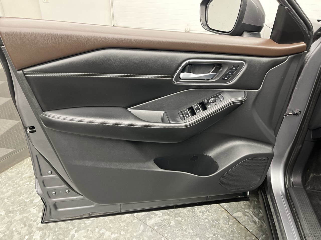 Used 2021 Nissan Rogue SL AWD/4WD image 7