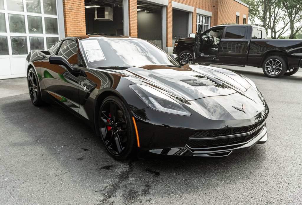 Used 2019 Chevrolet Corvette Stingray Coupe w/ 1LT RWD image 6