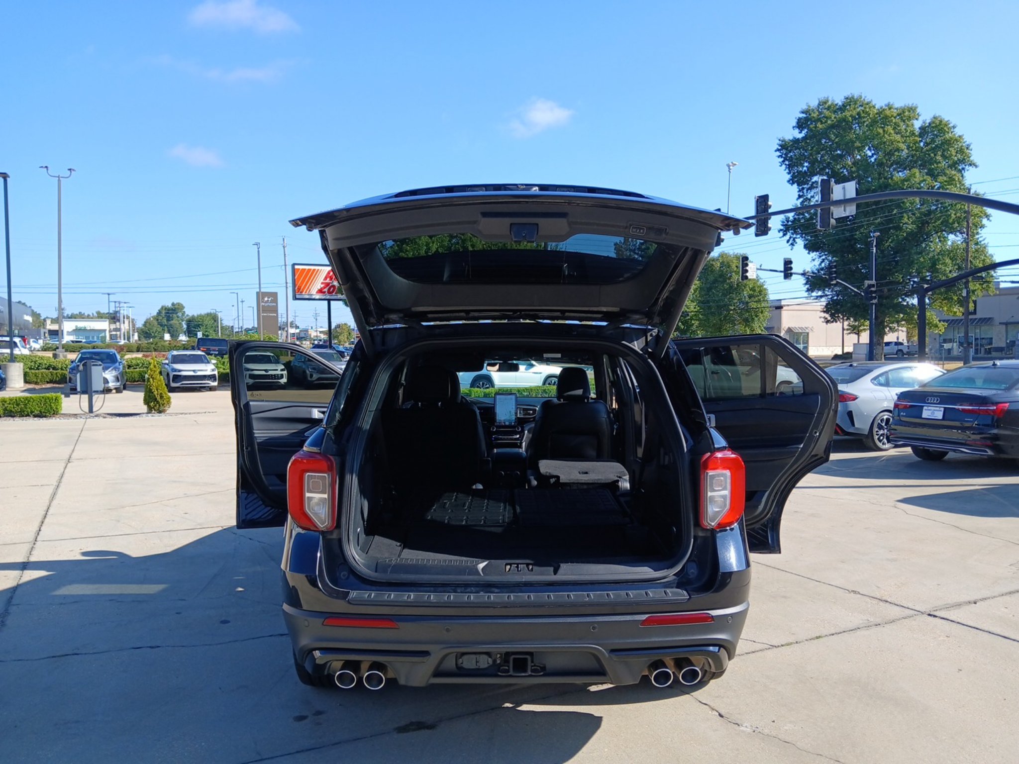 Used 2023 Ford Explorer ST w/ Equipment Group 401A AWD/4WD image 22