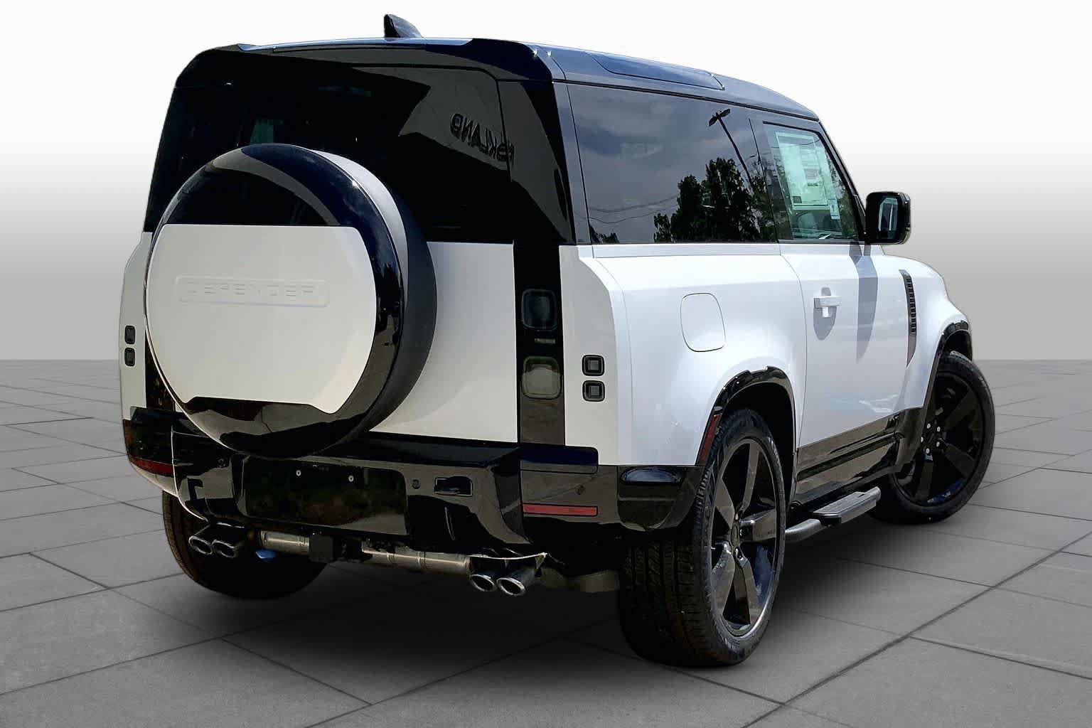 New 2026 Land Rover Defender 90 V8 AWD/4WD image 3