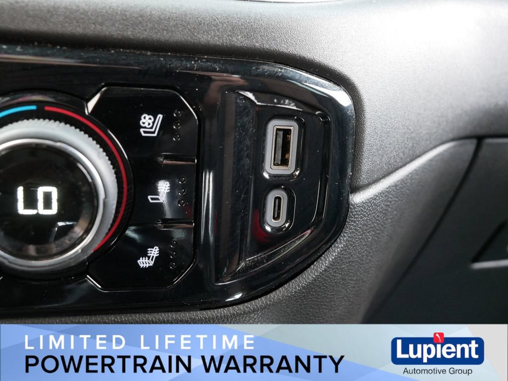 Used 2024 Chevrolet Silverado 1500 High Country w/ Technology Package AWD/4WD image 29