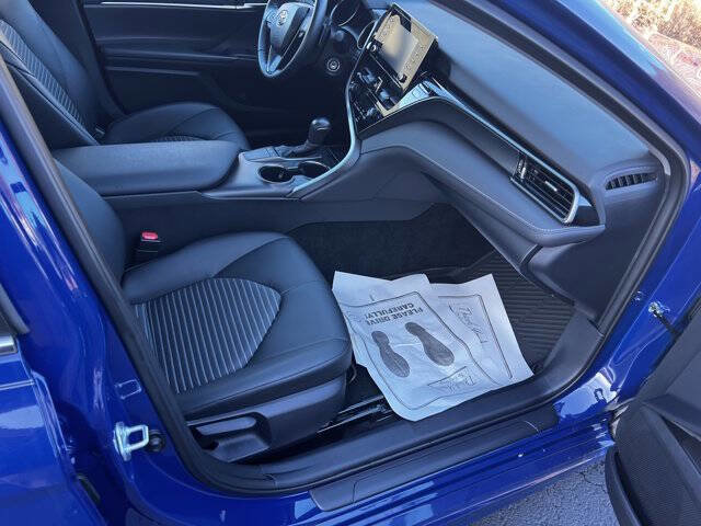 Used 2024 Toyota Camry SE image 12