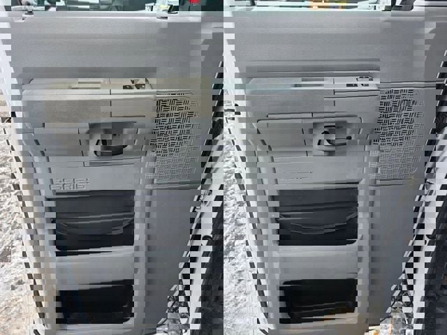 Used 2009 Ford E-150 and Econoline 150 Extended RWD image 20