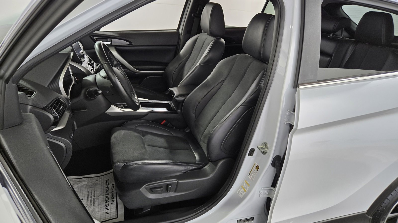 Used 2023 Mitsubishi Eclipse Cross SE image 25