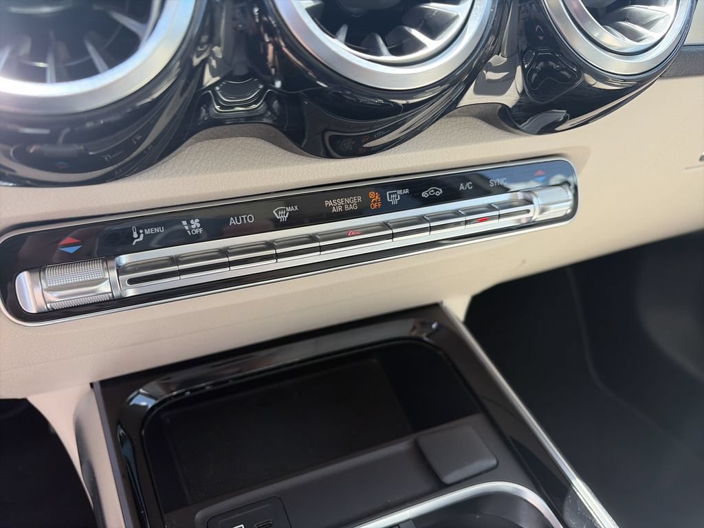 Used 2022 Mercedes-Benz GLB 250 image 27