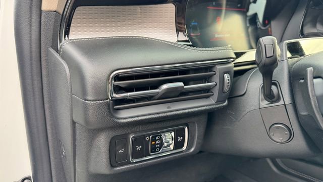 New 2026 Lincoln Corsair Reserve image 23