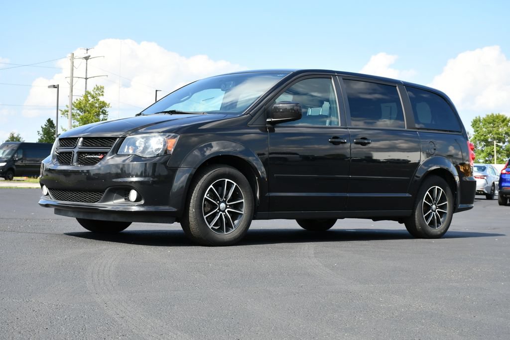 Used 2016 Dodge Grand Caravan SXT FWD image 3