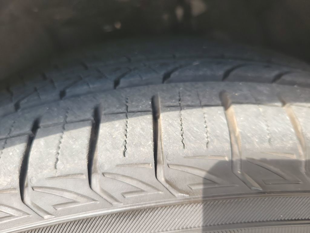 Used 2026 Toyota Corolla LE w/ LE Premium Package FWD image 32