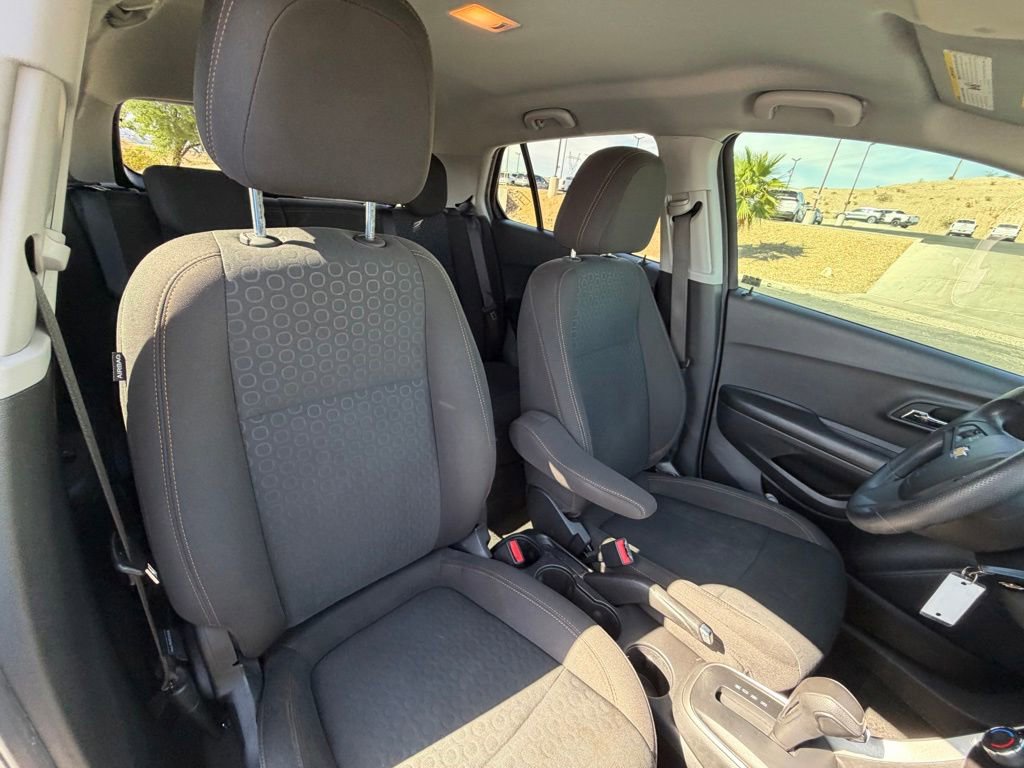 Used 2021 Chevrolet Trax LS w/ Tint and Cruise Package FWD image 10