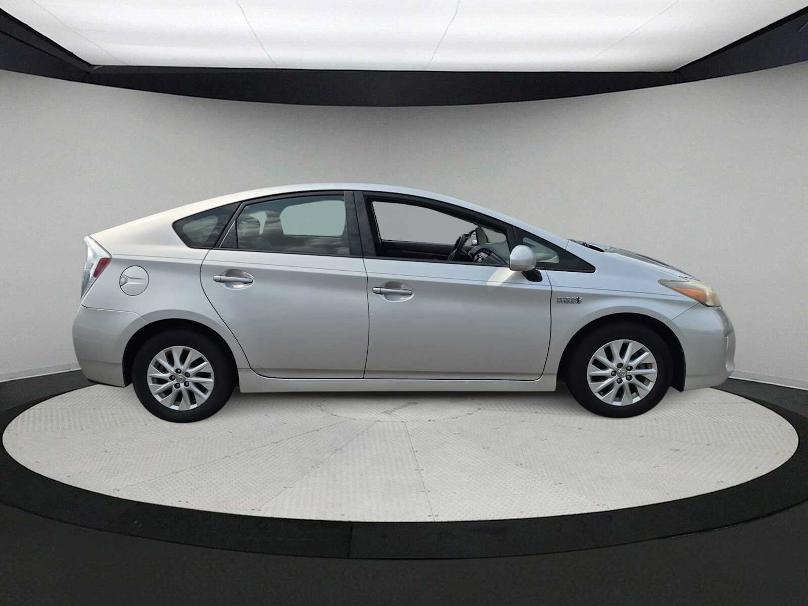 Used 2013 Toyota Prius Prime Plug-In Hybrid FWD image 9