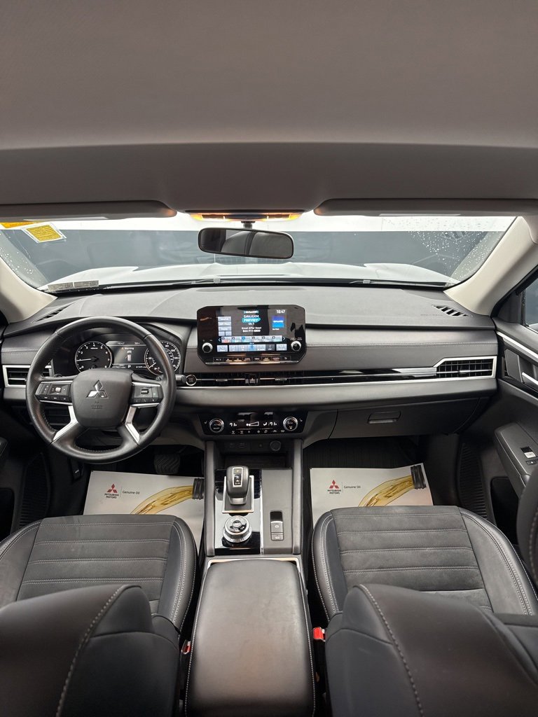 Used 2024 Mitsubishi Outlander SE image 32