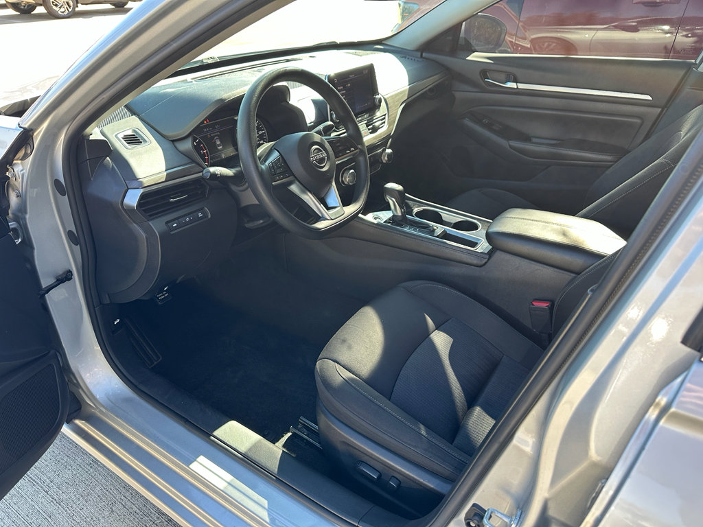 Used 2023 Nissan Altima 2.5 SV image 10