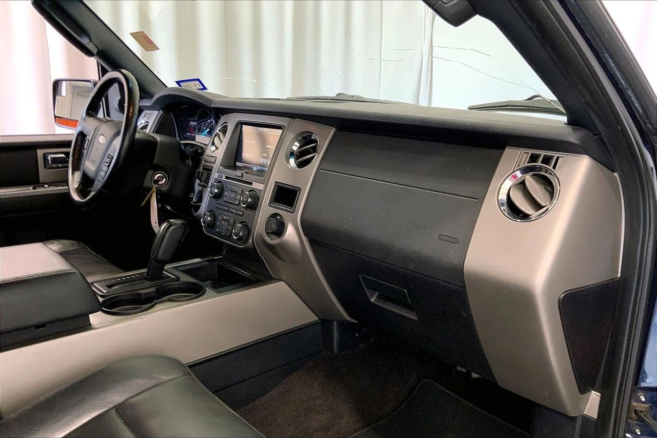 Used 2015 Ford Expedition EL XLT w/ Equipment Group 202A RWD image 28