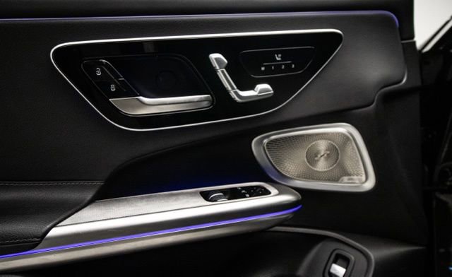 Used 2025 Mercedes-Benz CLE 300 4MATIC Coupe image 21