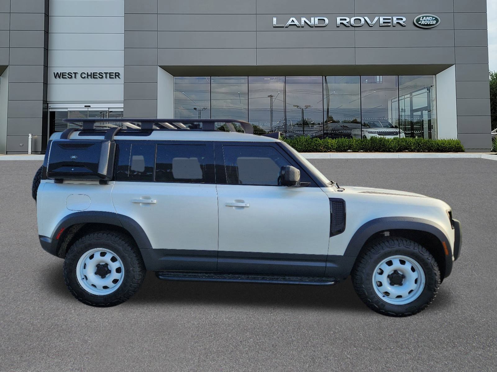 Used 2024 Land Rover Defender 110 S AWD/4WD image 4
