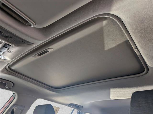 Used 2019 Toyota RAV4 XLE w/ Convenience Package FWD image 15