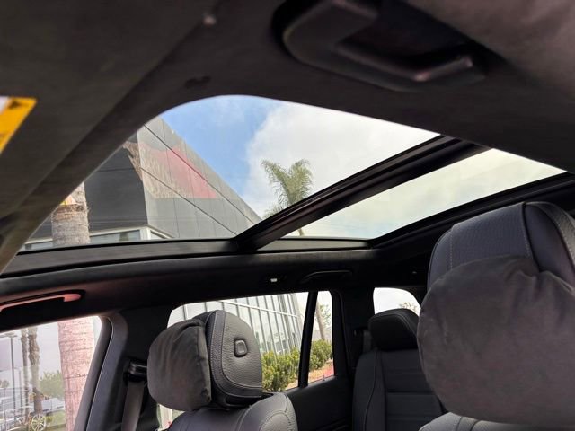 Used 2025 Mercedes-Benz GLS 580 4MATIC image 18