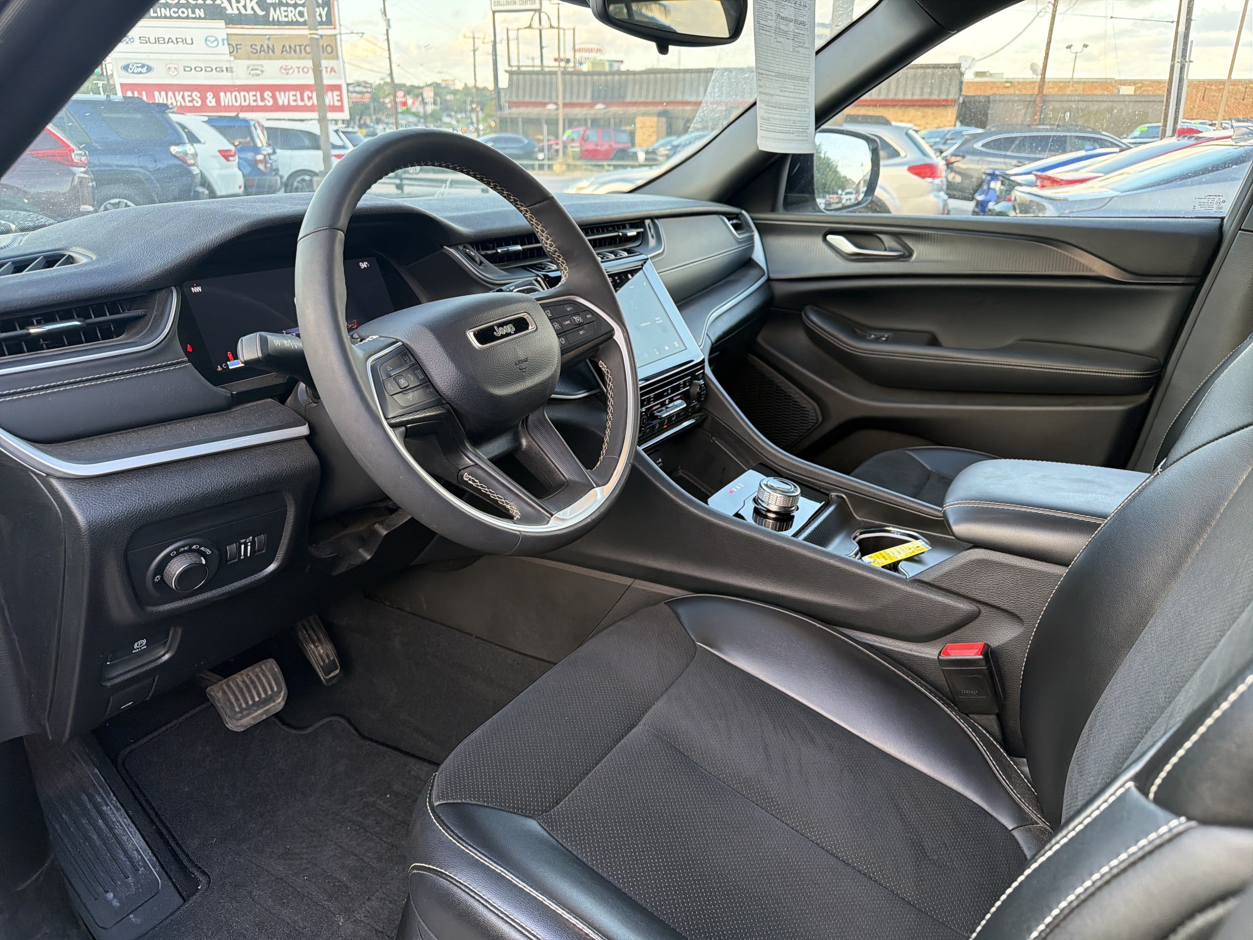 Used 2024 Jeep Grand Cherokee Altitude AWD/4WD image 20