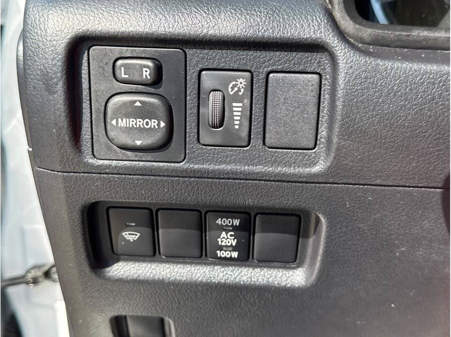 Used 2017 Toyota 4Runner SR5 Premium AWD/4WD image 39