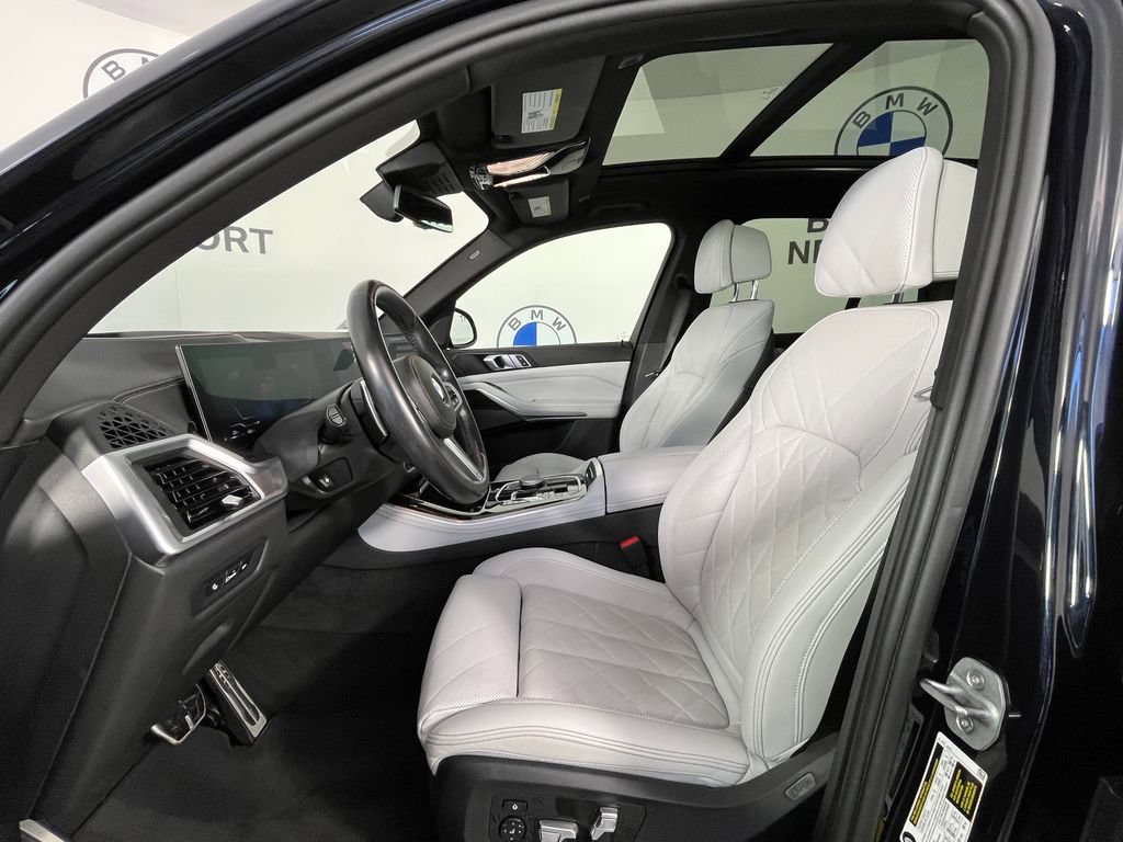 Used 2024 BMW X5 xDrive40i w/ M Sport Package AWD/4WD image 19