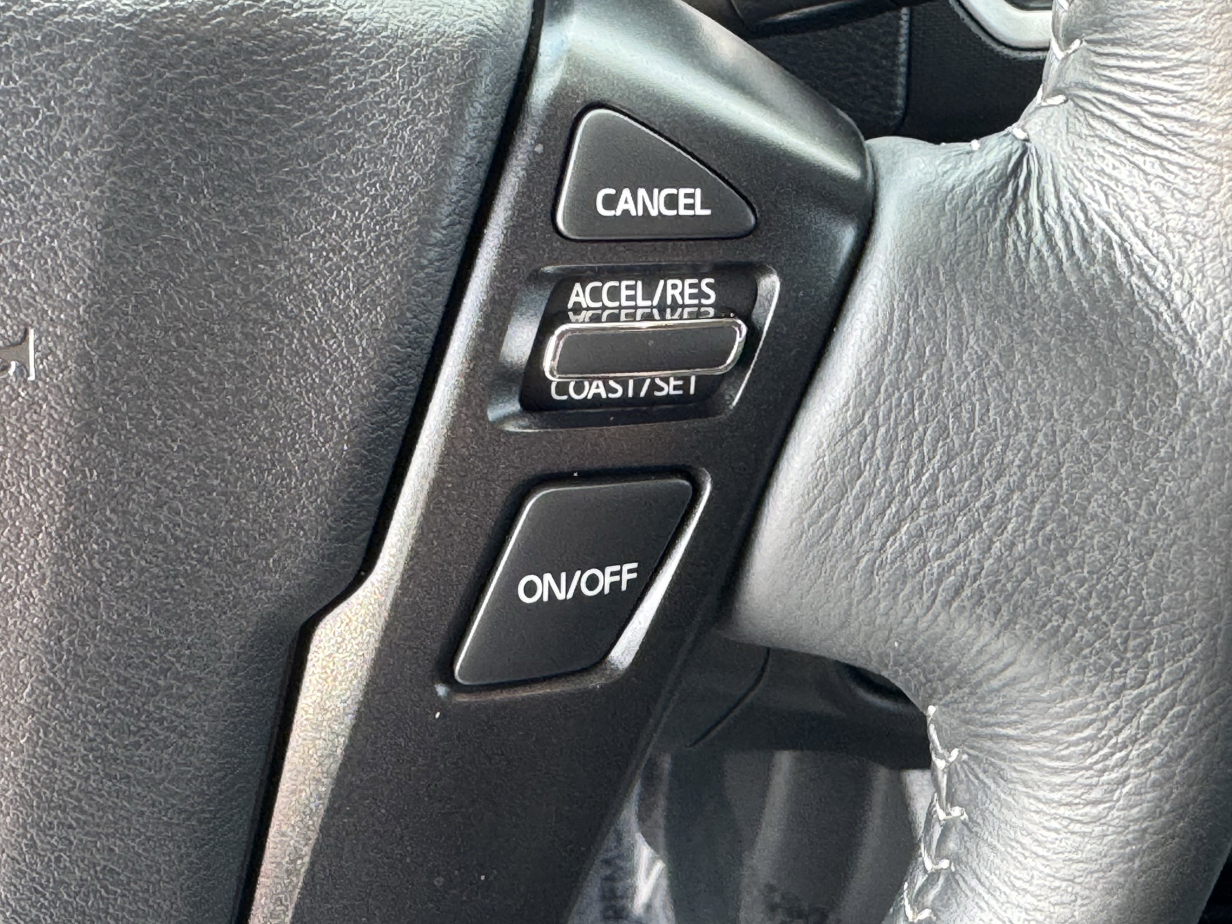 Used 2024 Nissan Frontier SL RWD image 23