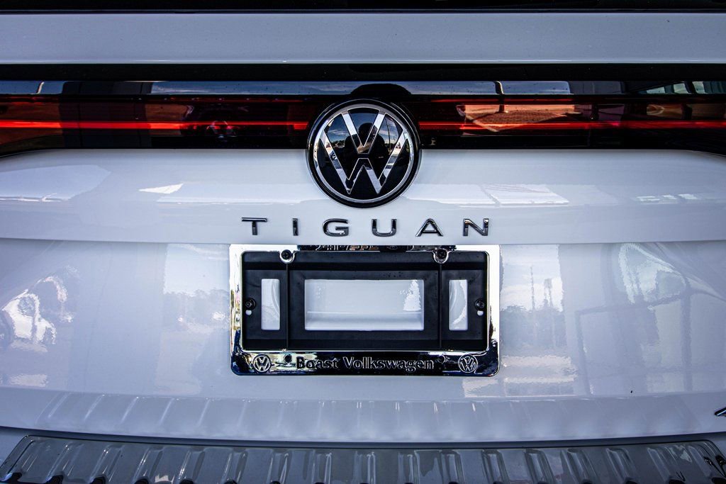 New 2026 Volkswagen Tiguan SE image 16