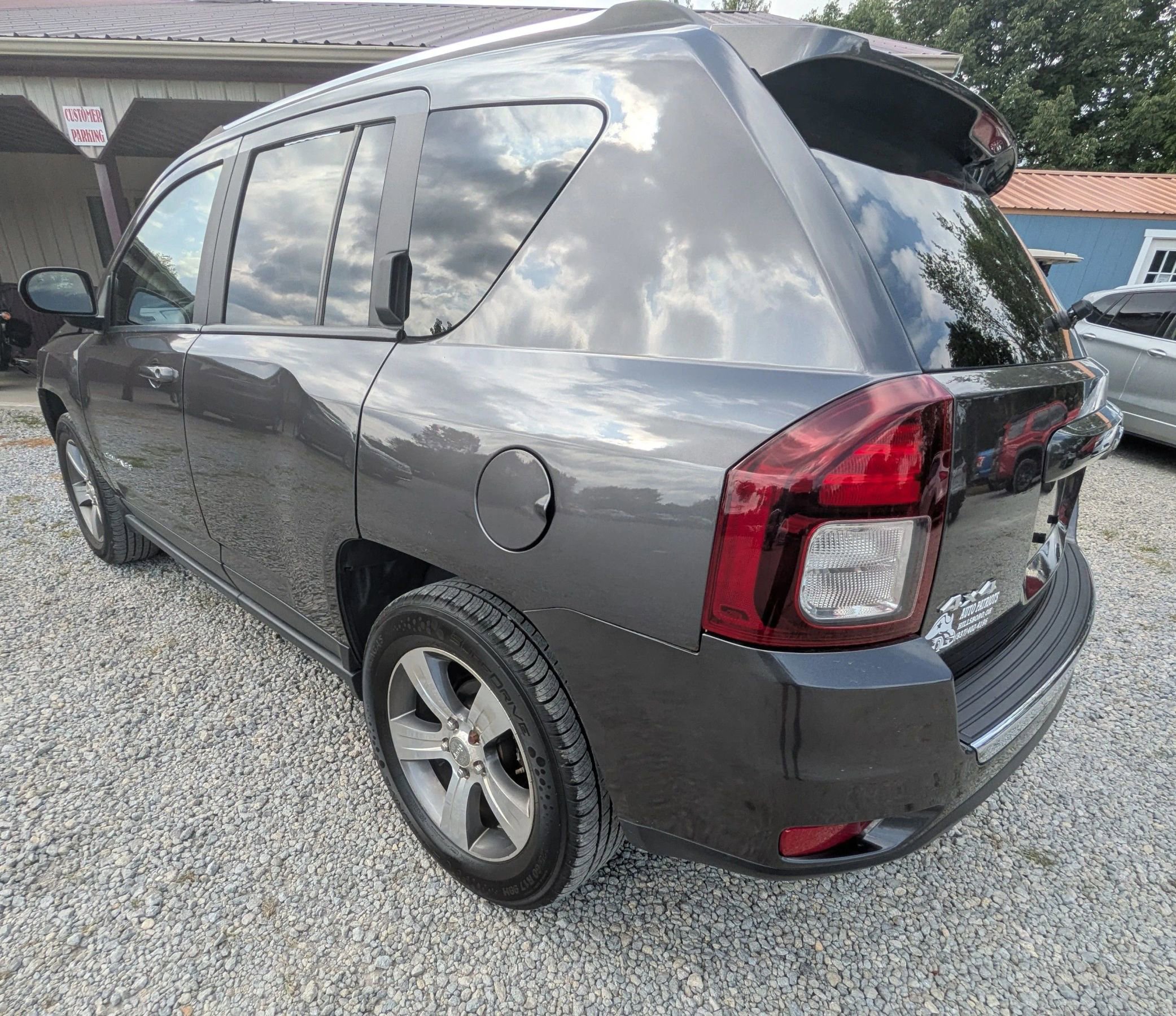 Used 2017 Jeep Compass High Altitude image 2