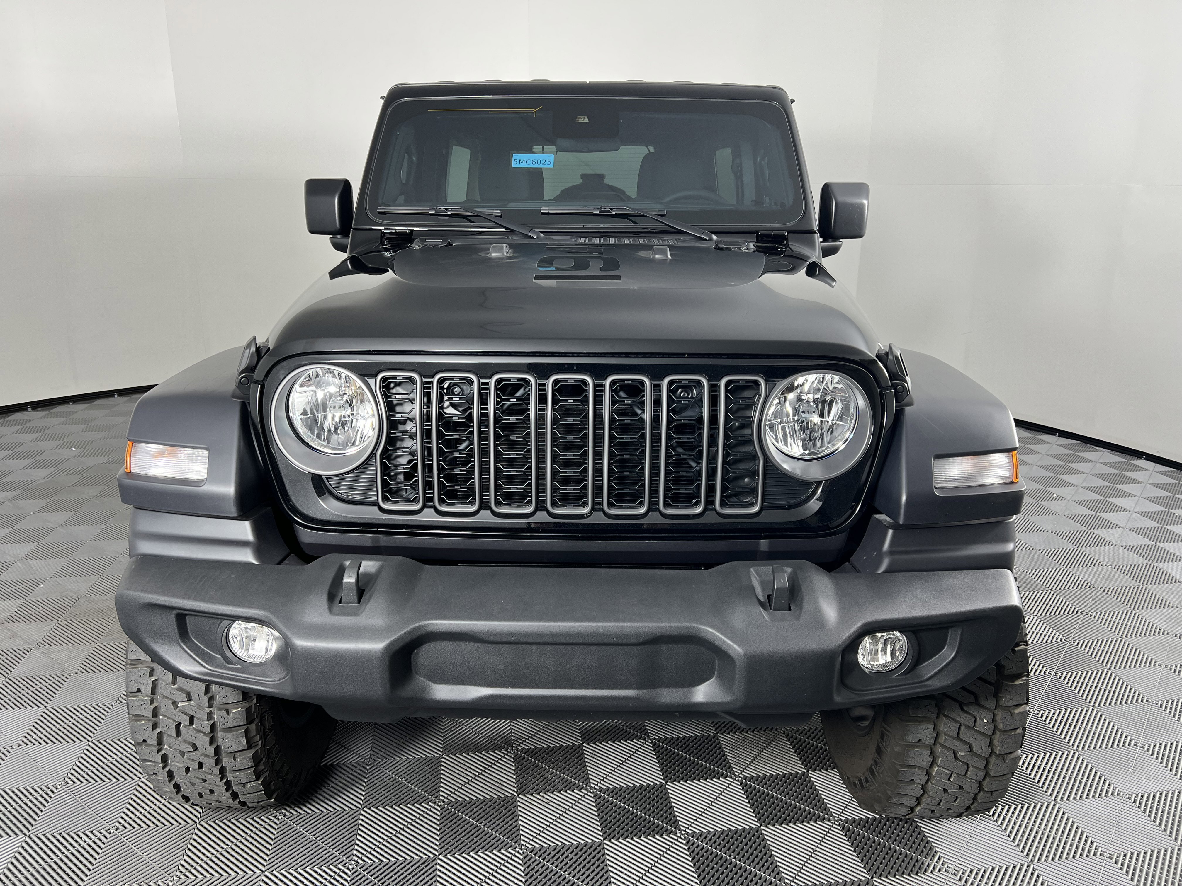 Used 2025 Jeep Wrangler Unlimited Sport AWD/4WD image 7