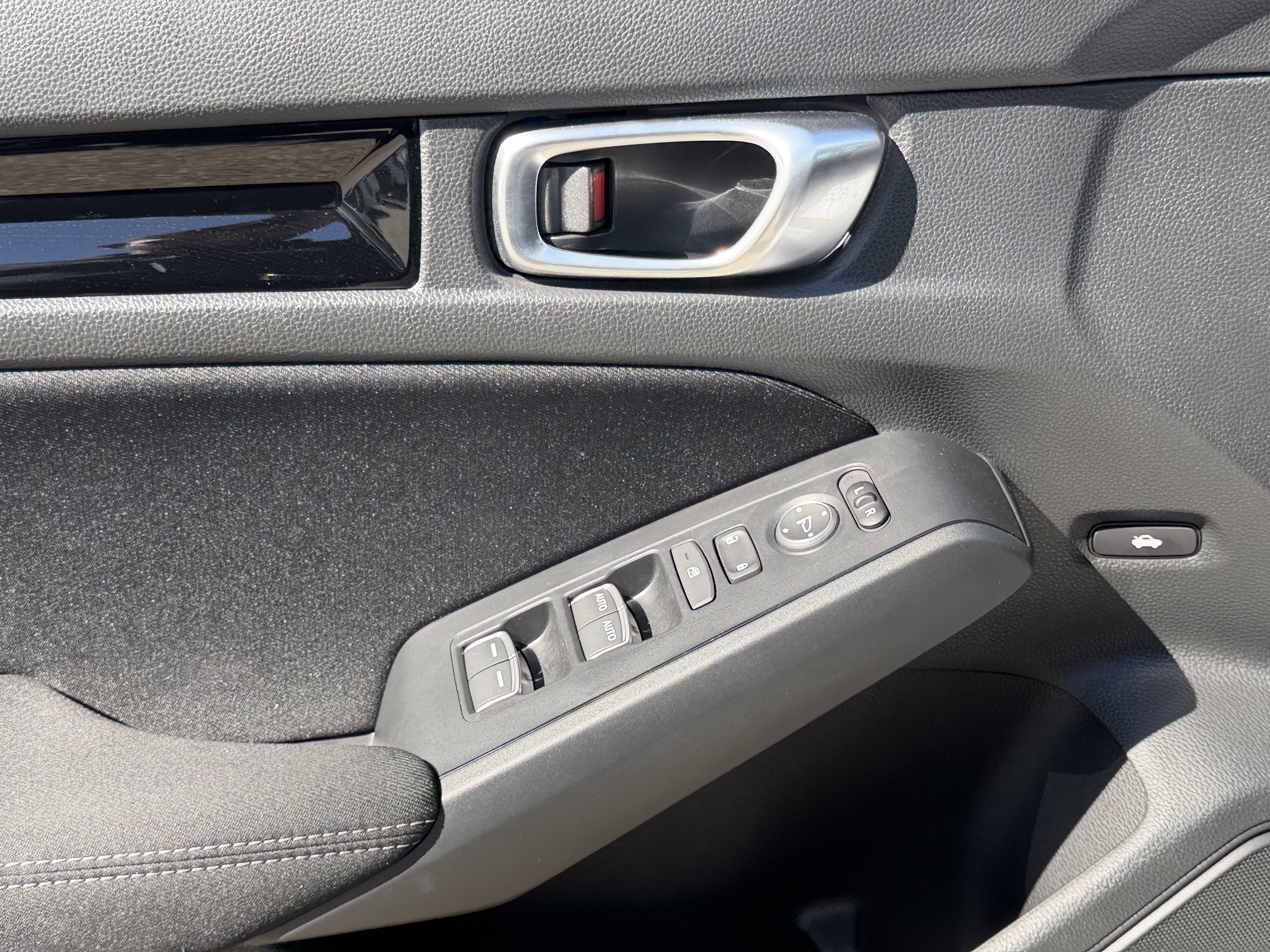 Used 2023 Honda Civic EX image 9