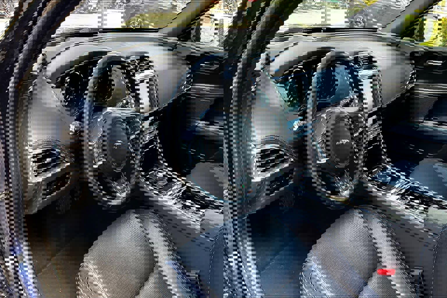 Used 2018 Jaguar XE R-Sport image 18