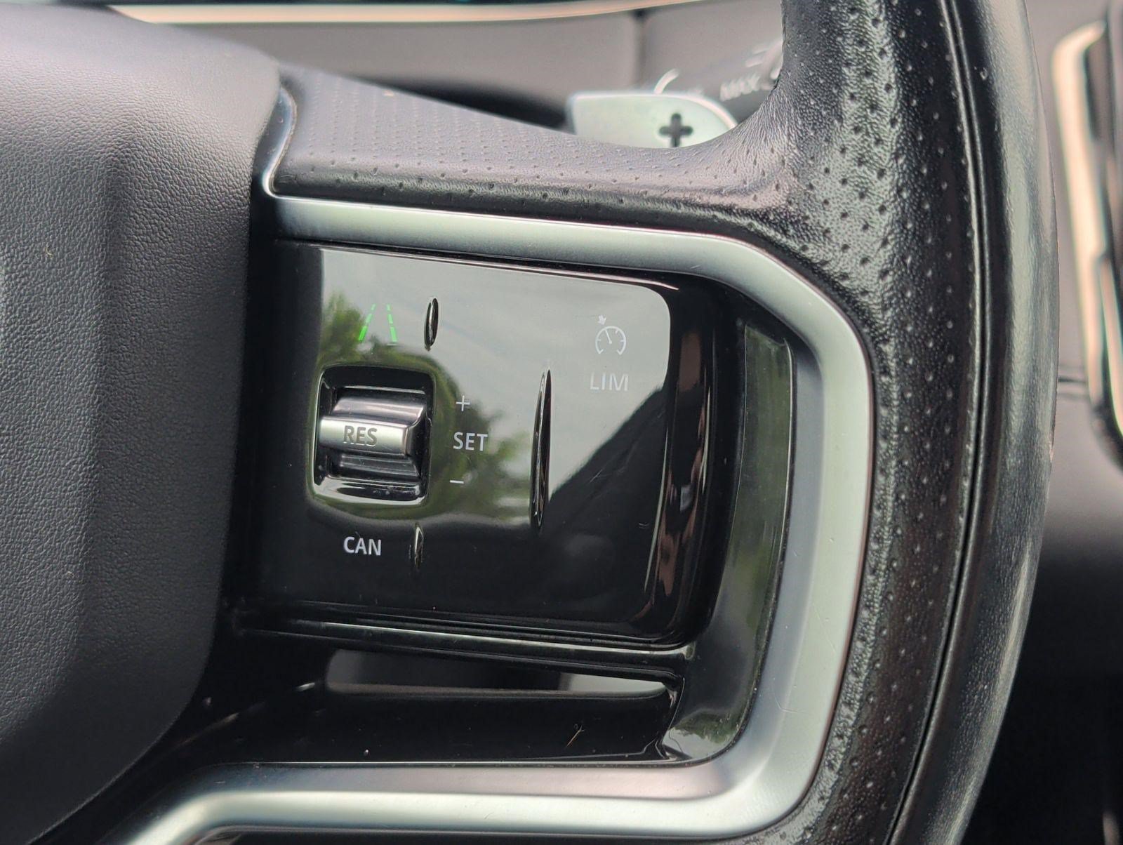 Used 2021 Land Rover Range Rover Evoque R-Dynamic SE AWD/4WD image 15
