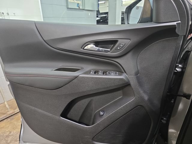 Used 2023 Chevrolet Equinox RS AWD/4WD image 30