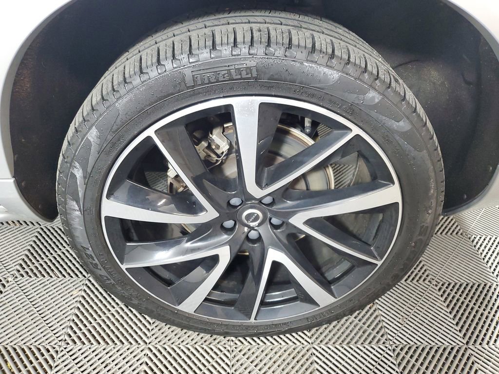 Certified 2023 Volvo XC90 B5 Plus w/ Protection Package Premier AWD/4WD image 11