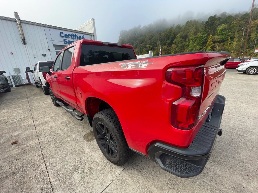 Used 2024 Chevrolet Silverado 1500 LT Trail Boss AWD/4WD image 9