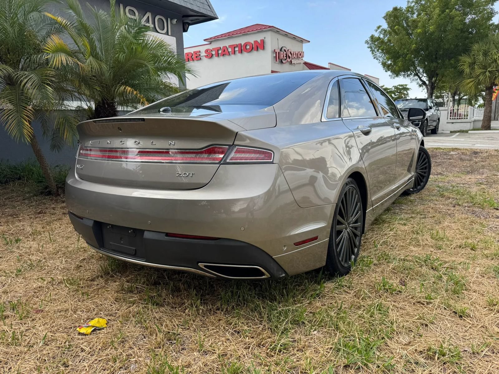 Used 2018 Lincoln MKZ Reserve w/ Technology Package FWD image 8