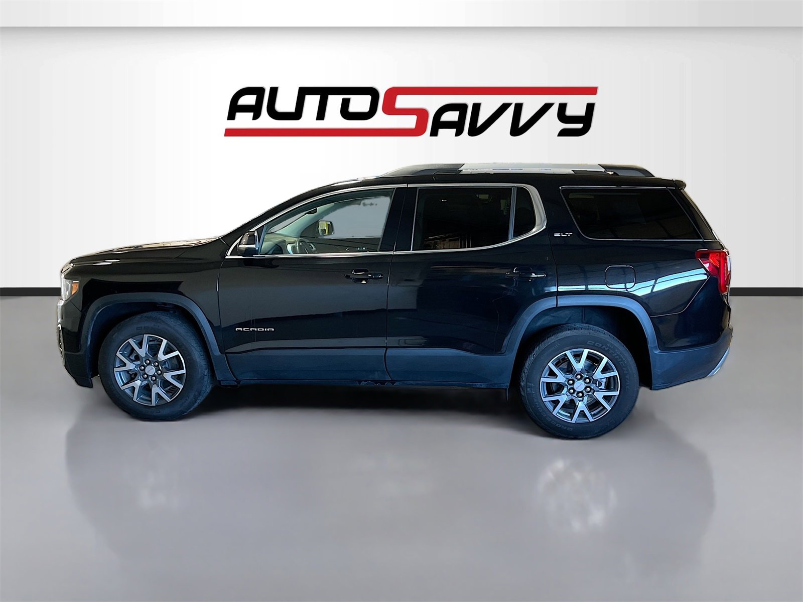 Used 2023 GMC Acadia SLT w/ Preferred Package image 4