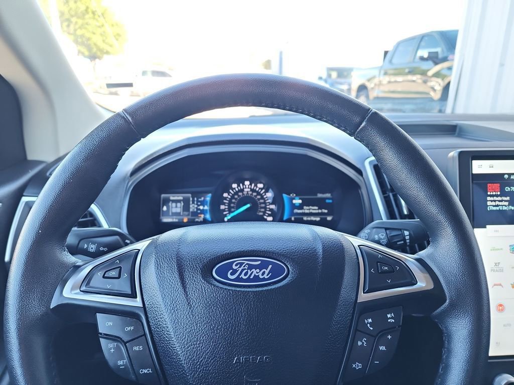 Used 2024 Ford Edge Titanium image 20