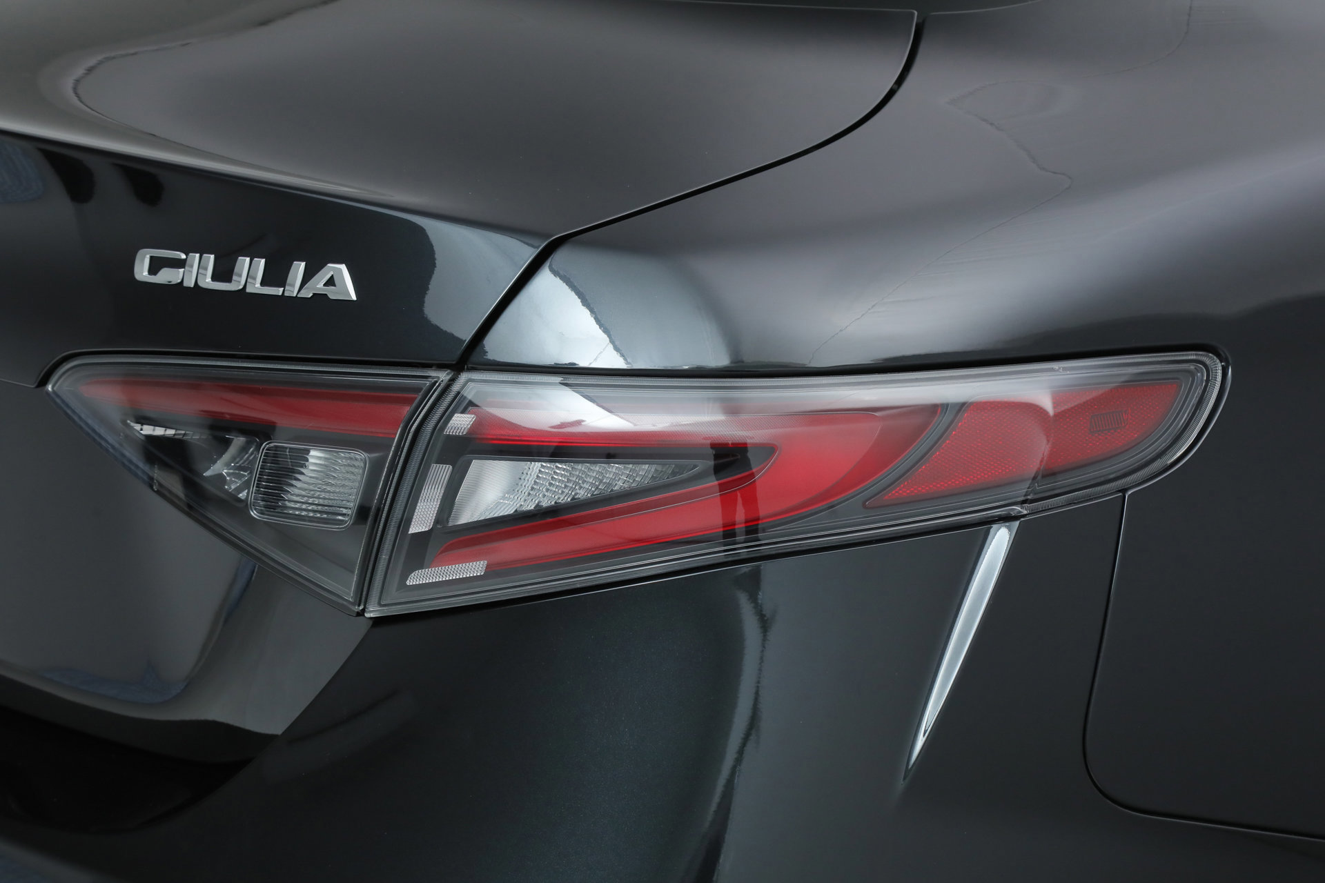 New 2025 Alfa Romeo Giulia w/ Driving Assist Package image 9