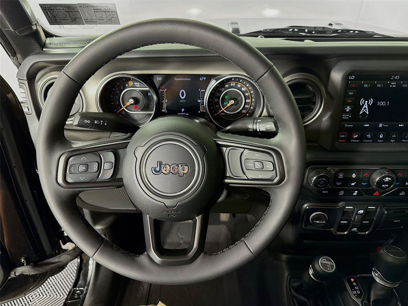 Used 2023 Jeep Gladiator Sport AWD/4WD image 3