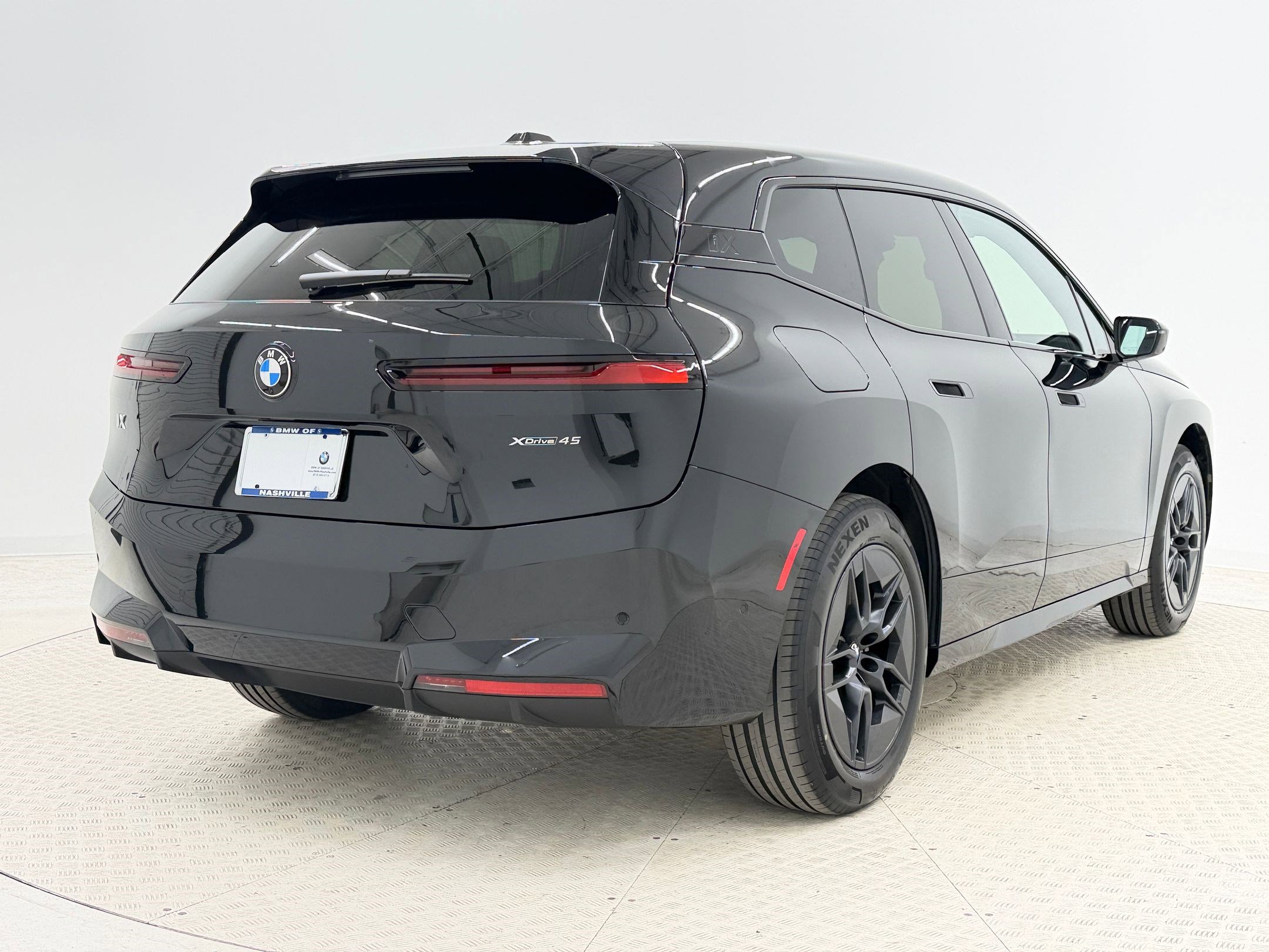 New 2026 BMW iX xDrive45 image 9