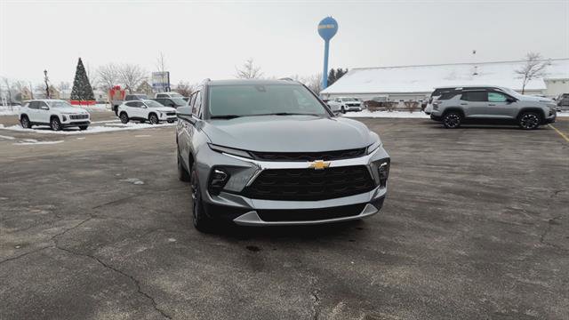 Used 2025 Chevrolet Blazer LT w/ Sound & Technology Package image 3