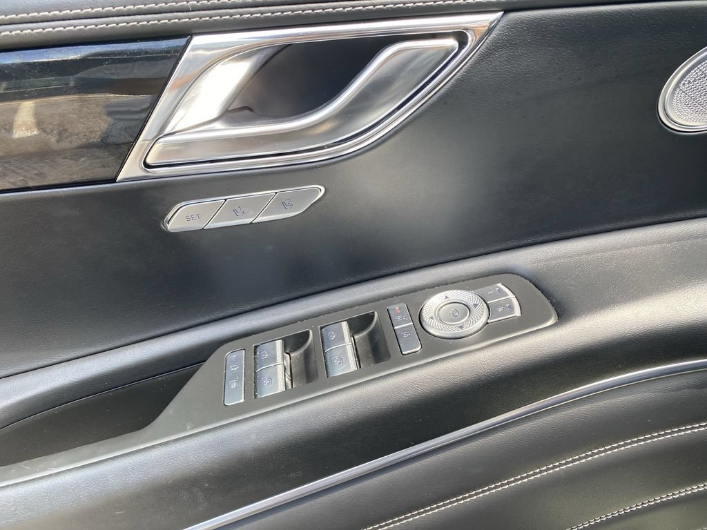 Used 2025 Genesis GV80 2.5T Standard AWD/4WD image 18