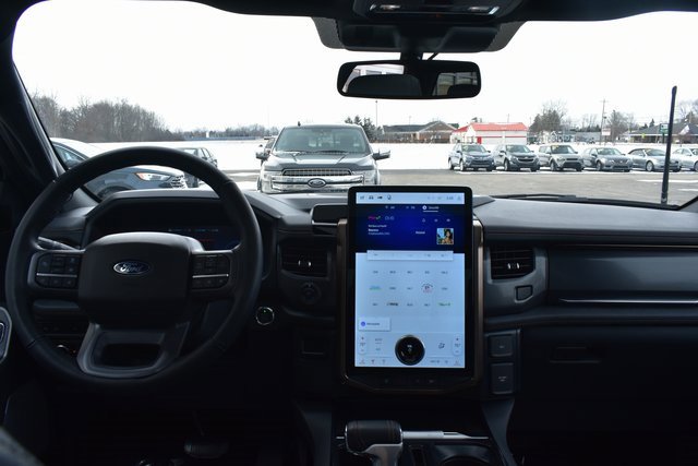 Used 2024 Ford F150 Lightning Lariat image 44