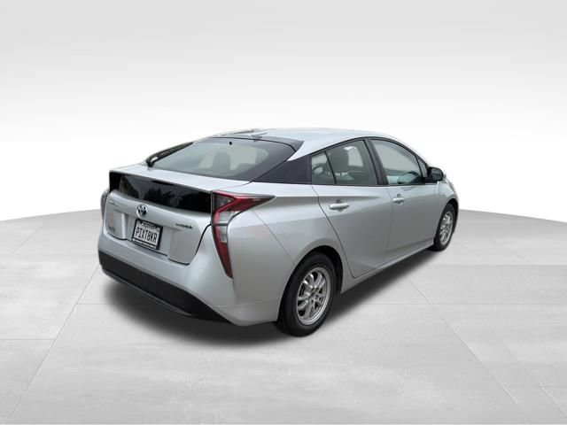 Used 2017 Toyota Prius Four FWD image 3