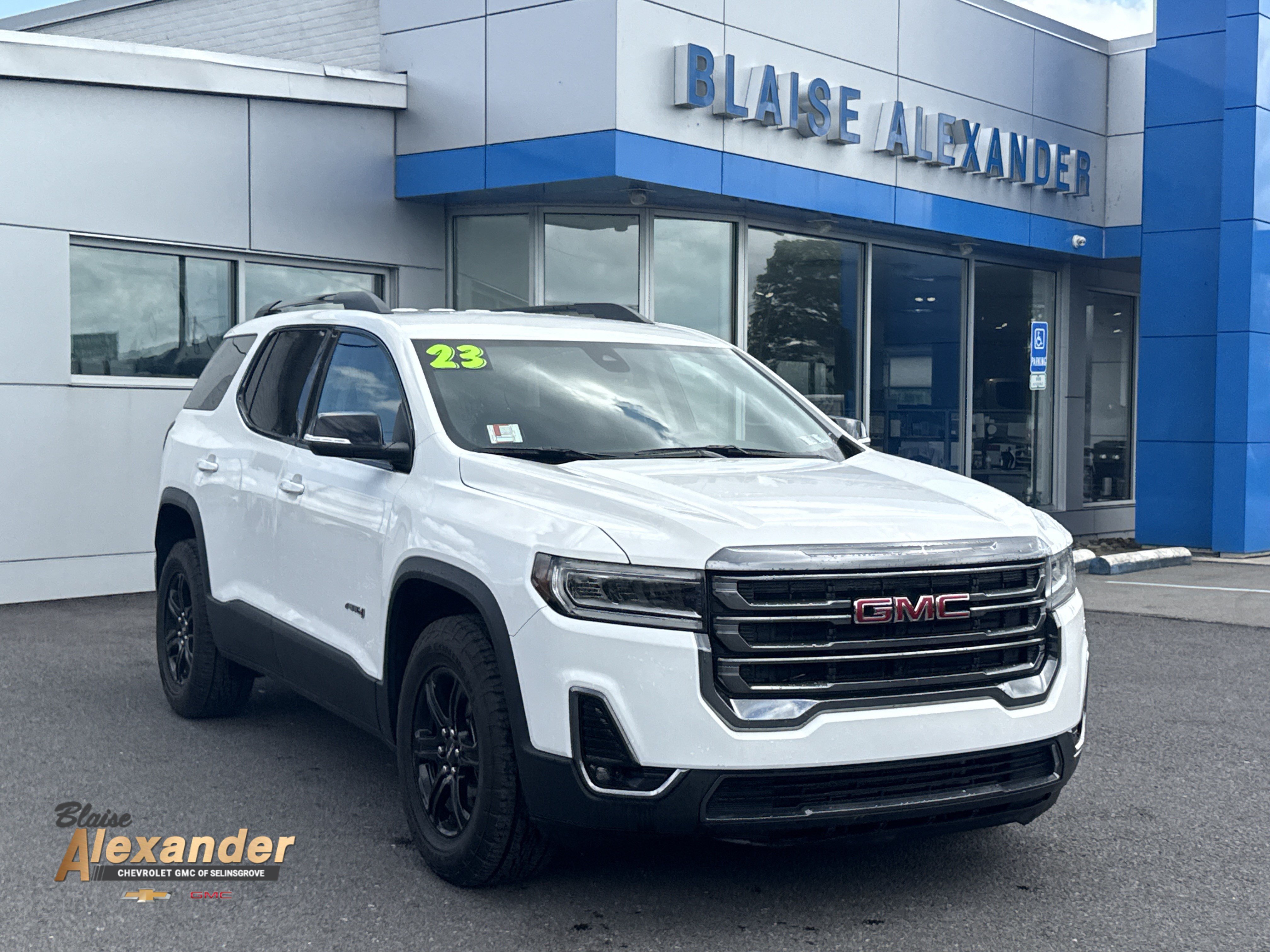 Used 2023 GMC Acadia AT4 AWD/4WD image 1