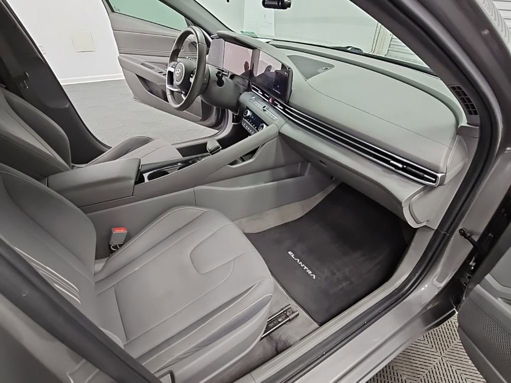 Used 2023 Hyundai Elantra SEL w/ Convenience Package FWD image 33