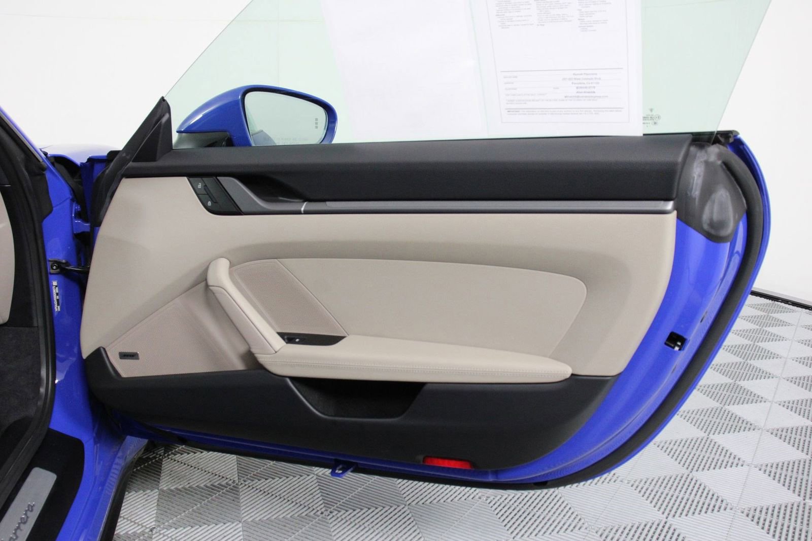 Certified 2025 Porsche 911 Carrera image 23