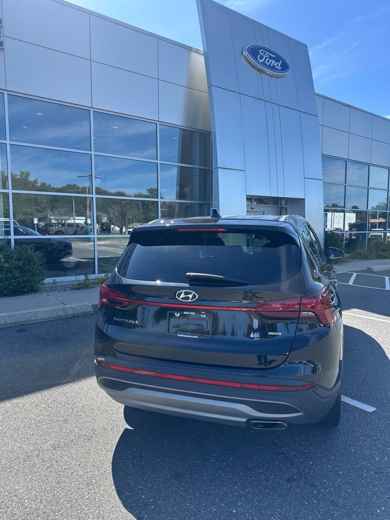 Used 2023 Hyundai Santa Fe SE w/ Cargo Package AWD/4WD image 4