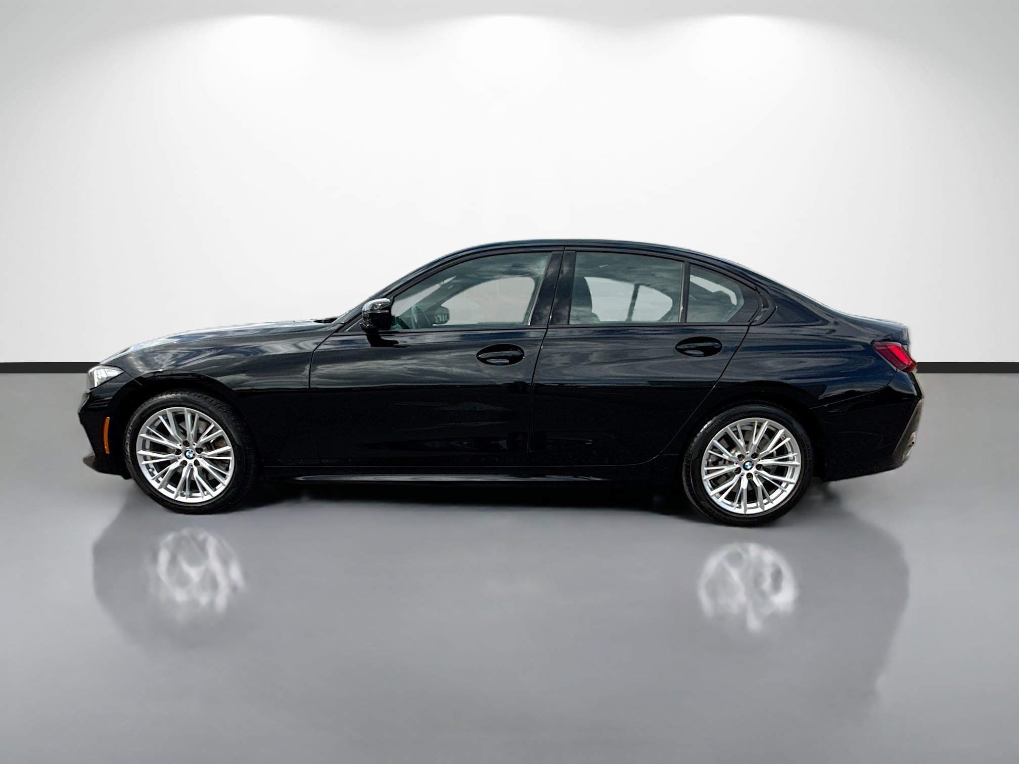 Used 2023 BMW 330i Sedan w/ Driving Assistance Package RWD image 6