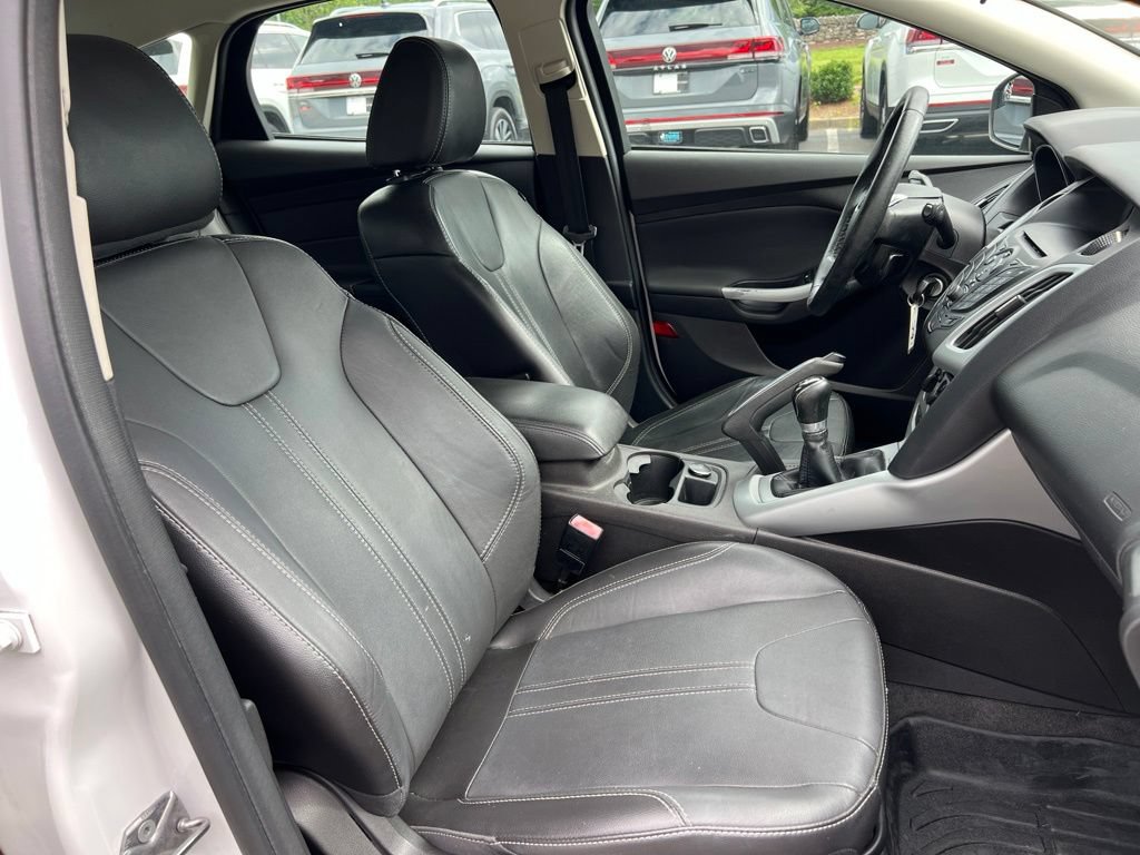 Used 2013 Ford Focus SE FWD image 24